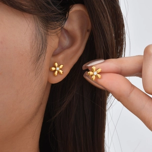 18K gold plated stainless steel flower stud earrings with a sparkling zircon center
