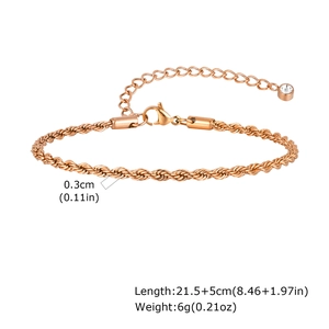 Détail d'une chaîne de cheville torsadée en or rose de 21,5 cm avec extension
