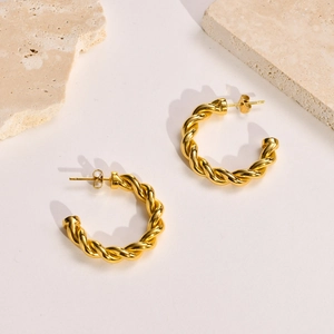 Boucles d'Oreilles Créoles Torsadées en Acier Inoxydable Plaqué Or Bijoux Géométriques Rétro pour Femme Créoles Ovales Torsadées Élégantes