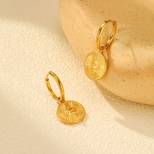 Boucles d'oreilles créoles en acier doré 18K avec pendentifs de serpent gravés