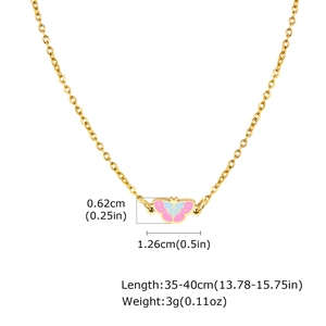 Halskette mit rosa-blauem Schmetterlingsanhänger aus 18K vergoldetem Edelstahl
