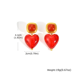 Boucles d'oreilles rétro dorées carrées avec pendentifs cœurs en verre rouge vif