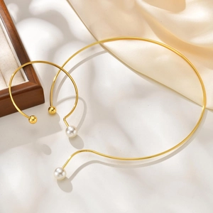 Ensemble de bijoux minimalistes en acier doré avec perles et sphères métalliques