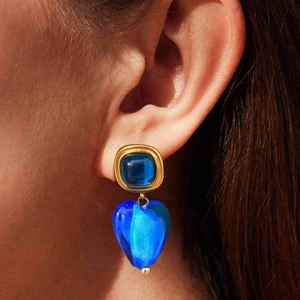 Boucles d'oreilles vintage en or avec pierres en verre bleu roi carrées et en cœur