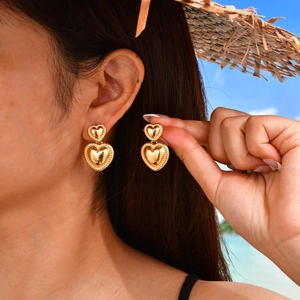 Boucles d'Oreilles Pendantes Coeur Élégantes en Laiton Plaqué Or 18K pour Femmes Double Couche Texture Corde Torsadée Acier Inoxydable