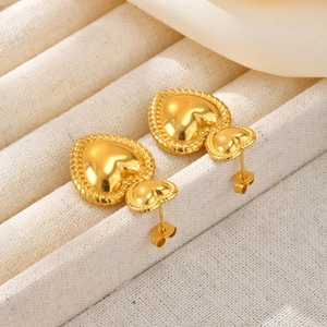 Élégantes boucles d'oreilles double cœur plaquées or 18K avec bordure torsadée