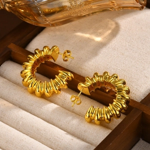 Vintage Ribbed C-Shape Hoop Earrings Brass 18K Gold Plated Spiral Twist Metallic Earrings For Women Fashion Jewelry