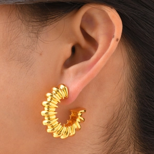 Fashionable gold-plated copper C-shape ribbed hoop earring for women in a stylish design