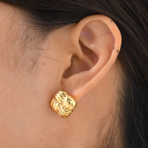 Boucles d'oreilles nœud tissé doré pour femmes avec design géométrique en acier inoxydable
