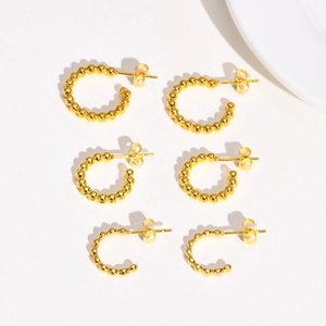 Boucles d'Oreilles Créoles en Forme de C en Acier Inoxydable avec Perles pour Femmes Plaqué Or Bijoux de Mode