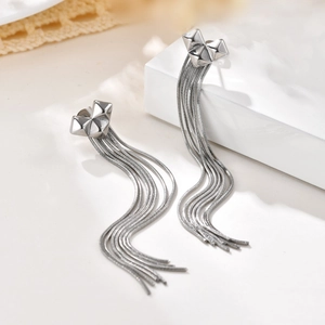 Boucles d'oreilles cœur en acier inoxydable avec longues pampilles en chaîne argent