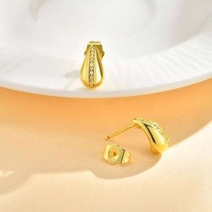 Vintage style gold teardrop earrings with vertical zircon inlay for a modern luxury look