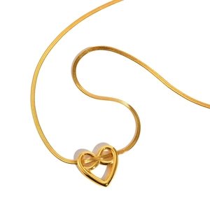 Collier chaîne serpent en acier inoxydable doré 18 carats avec pendentif coeur évidé chic