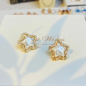 Vintage Star Stud Earrings Gold Plated Copper Shell Inlay Faux Artificial Pearl Rhinestone Sweet Elegant Jewelry Women Accessories