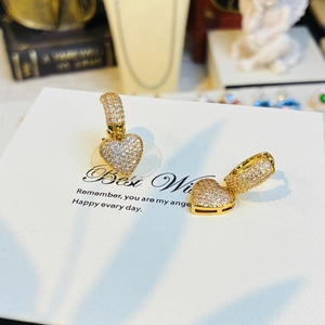 Orecchini Huggie a Cerchio con Pendente a Cuore in Rame e Zirconia Vintage per Donna Placcati Oro Gioielli Romantici Eleganti
