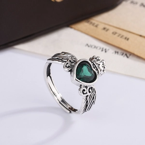 Bague en argent 925 avec cœur en zircon vert, ailes d'ange et couronne vintage