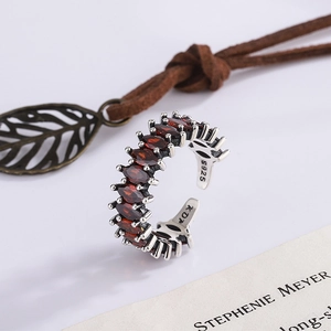 Bague réglable en argent massif S925 vintage avec zircons rouges taille marquise