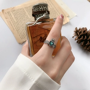 Bague vintage en argent sterling 925 avec couronne de cœur et pierre précieuse verte
