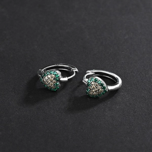 Boucles d'oreilles cœur en argent S925 avec cristaux pavés vert et champagne