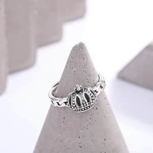 Vintage S925 sterling silver crown ring with chain texture and adjustable open band