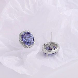 Boucles d'oreilles halo élégantes avec pierres ovales mauves et placage en argent