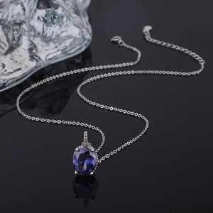 Elegant silver necklace with heart of the ocean blue crystal pendant and small diamonds