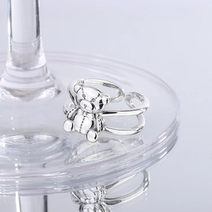 Anello Aperto in Argento S925 a Forma di Orsetto con Trama di Cucitura e Doppia Fascia