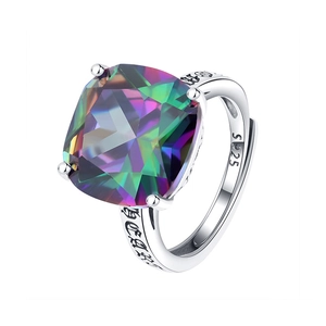 Vintage S925 Silberring mit quadratischem Regenbogenstein und gotischen Gravuren