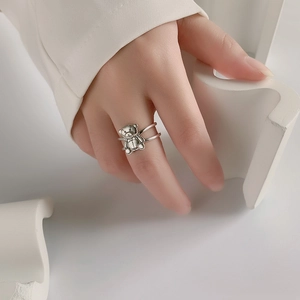 Anello con orsetto in argento sterling S925 con fascia aperta regolabile a due strati