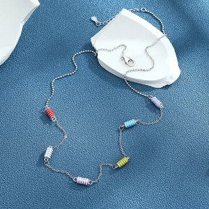 Collier en argent sterling S925 avec six perles en émail coloré et chaîne torsadée