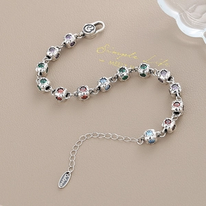 Vintage Perlenarmband aus Silber mit bunten Zirkonia-Würfeln und Karabinerverschluss