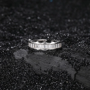 Minimalist S925 sterling silver open ring with baguette-cut stones and wavy edges