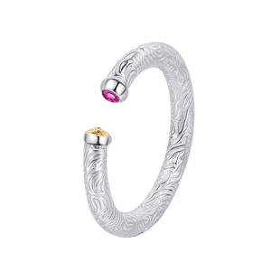 S925 sterling silver open ring with vintage engraving, pink gemstone and gold accent