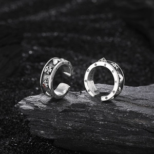 S925 sterling silver punk ring with skull and poker engraving in vintage finish