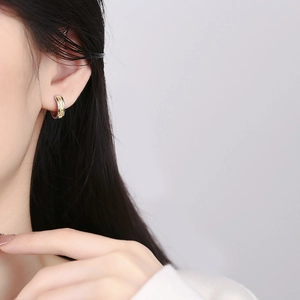 S925 silver hoop earrings with gold floral texture and two-tone embossed design for women