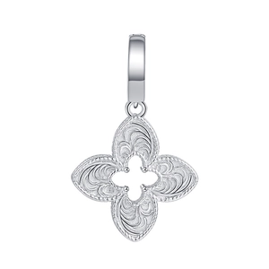 S925 sterling silver four-leaf clover pendant with intricate baroque pattern relief