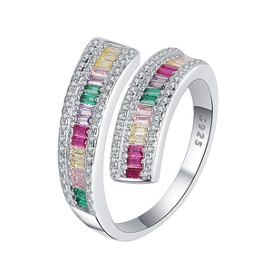 Minimalistischer Ring aus S925 Sterlingsilber mit bunten Regenbogen-Zirkonia-Steinen