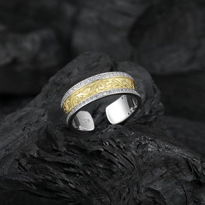 S925 Sterlingsilber Ring mit goldenem Scroll-Muster und funkelnden Zirkonia-Steinen