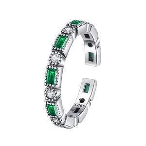Retro S925 sterling silver ring with emerald-cut green gemstones and white zircons