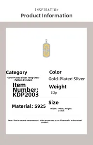 Détail d'un pendentif rectangulaire en argent S925 avec gravure Karakusa dorée élégante
