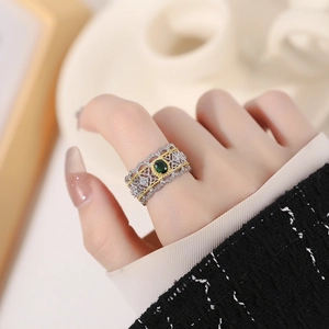 Bague couronne en argent 925 avec zircon vert et design filigrane évidé