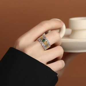 Bague en argent S925 avec motif nid d'abeille, pierre émeraude et finition bicolore