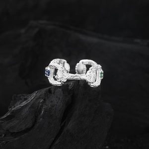 Bague vintage en argent S925 avec gravures florales et pierres en zircon coloré