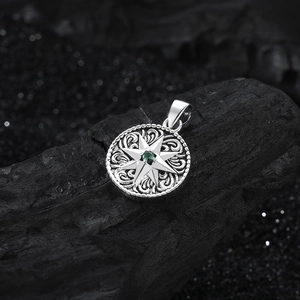 S925 silver vintage octagram pendant with green gemstone and relief texture