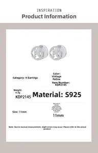 Vue détaillée des boucles d'oreilles H en argent S925 avec diamants et taille 11mm