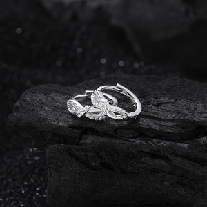 Élégantes boucles d'oreilles nœud en argent S925 avec cristaux de zircone scintillants