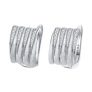 Boucles d'oreilles multicouches élégantes en argent S925 avec zircons scintillants