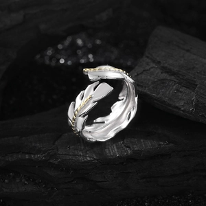 Two-tone silver and gold feather open ring with detailed engraving for women