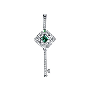 Collier en argent 925 avec pendentif clé Victoria et pierre précieuse verte