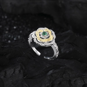 Vintage S925 silver two-tone clover ring with green zircon and engraved floral patterns